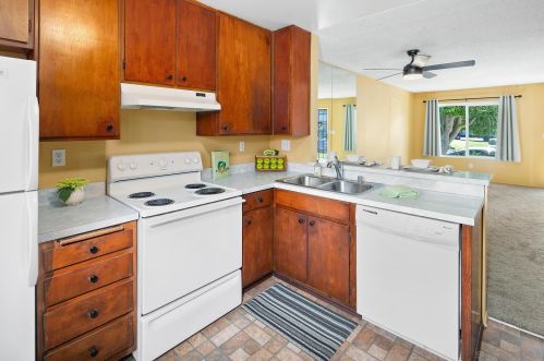 6492 Bell Blf Ave, San Diego CA 92119-1046 exterior