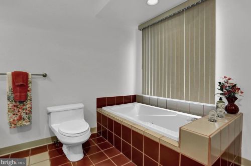 63 Willow Mill Park Rd, Navy Sup Dpt PA  17050-1757 exterior