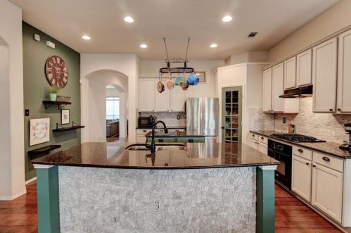 9020 Wheatfield Trl, Fort Worth TX  76179-8154 exterior