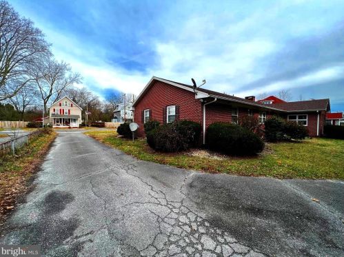 414 6th St, Laurel DE  19956-1364 exterior