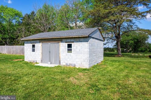 13525 Aden Rd, Nokesville VA  20181-2817 exterior