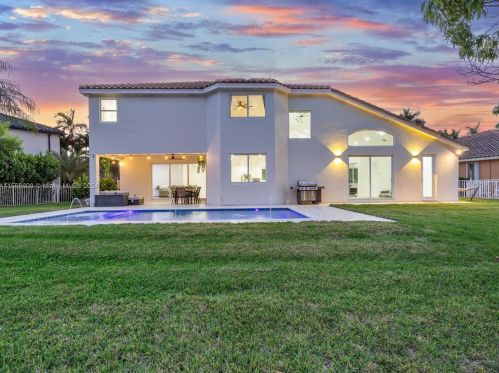 3761 144th Ave, Hollywood FL  33027-3785 exterior