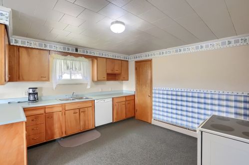 1215 Mount Jackson Rd, New Castle PA  16102-2919 exterior