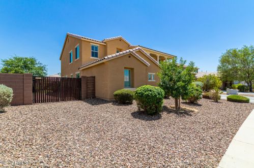 2083 Brigadier Dr, Gilbert, AZ 85298-9728