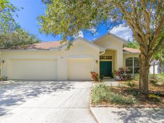 740 Cedarcrest Ct, Sarasota, FL 34232-2494