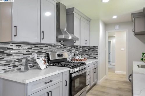 27057 Lemay Way, Hayward CA  94544-4319 exterior