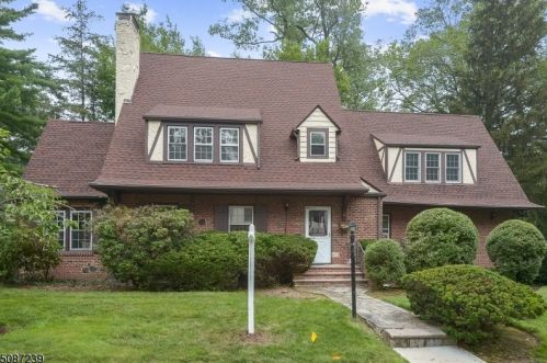 6 Woodland Cres, South Orange, NJ 07079-2453