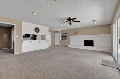 945 Madison Ave, Los Banos CA 93635-4820 exterior