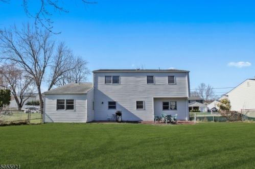 4 Graydon Pl, Roxbury Township NJ  07836-9314 exterior