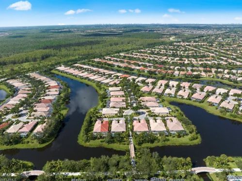 15387 Upwind Dr, Bonita Springs FL  34135-8588 exterior