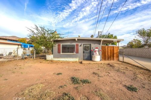 8435 Mission Blvd, Riverside CA  92509-2976 exterior