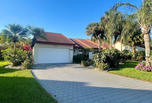 31 Windsor Dr, Boynton Beach, FL 33436-6062