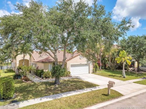 18841 2nd St, Hollywood, FL 33029-3278
