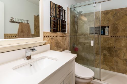 8709 Sentry Dr, Florence KY  41042-8275 exterior