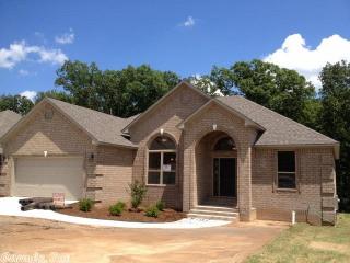 2116 Airborn Dr, Jacksonville, AR 72076-8562