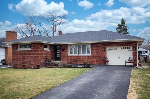 6936 Bertram Ave, Hammond, IN 46324-2108