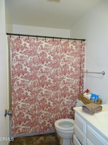 704 Holly Ave, Oxnard CA 93036-1907 exterior