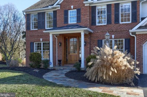 829 Olde Trail Rd, Hummelstown, PA 17036-8544