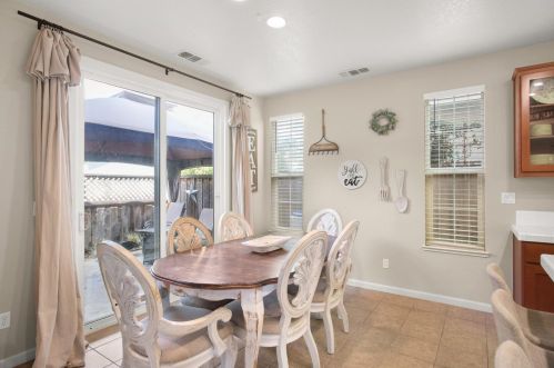 330 Applegate Dr, Valley Home CA  95361-8285 exterior