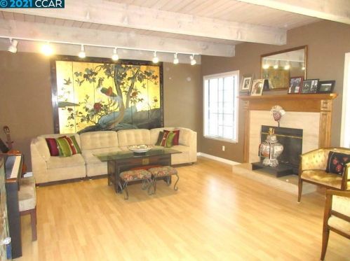 1404 Oak Hollow Ct, Pinole, CA 94564-1768
