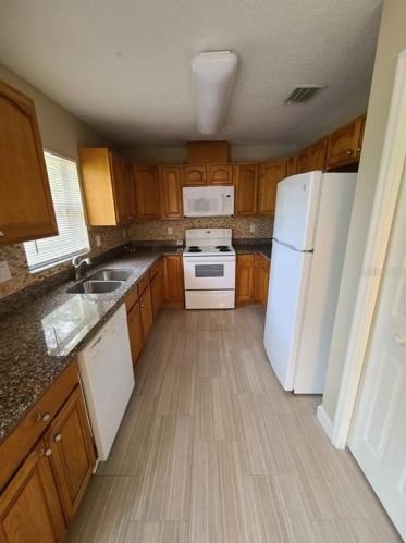 109 5th St, Ruskin, FL 33570-4012