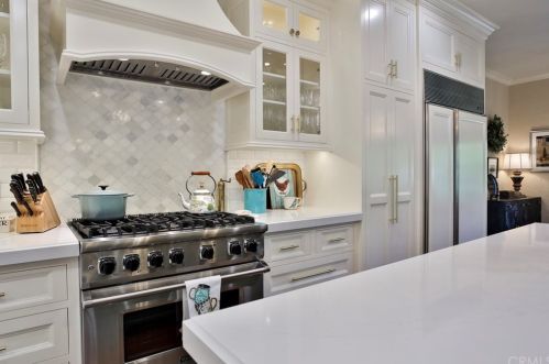 1135 Center St, Redlands CA  92373-6737 exterior