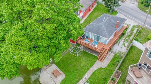 7519 Lake Shore Dr, Cedar Lake, IN 46303-9567
