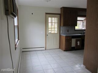 380 Farmington Ave, Waterbury CT  06710-1227 exterior