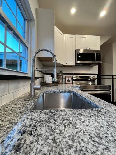 176 Roosevelt Ave, Norwich CT  06360-3346 exterior