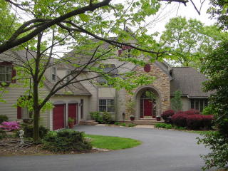 587 Stonebridge Dr, Blue Hill, PA 17870-7516