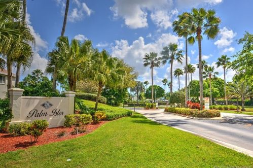 3252 Majestic Ct, Palm City, FL 34990-3191
