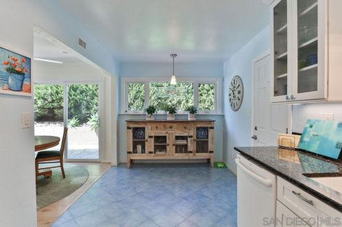 3924 Southview Dr, San Diego CA 92117-5347 exterior