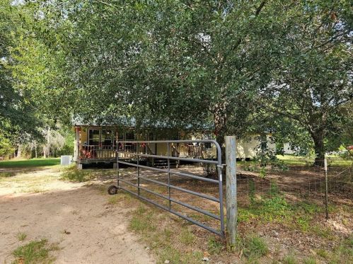 13512 Pinecrest Dr, Plantersville, TX 77363