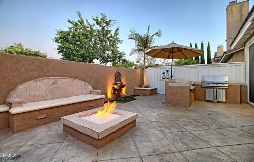 2062 Avila Pl, Oxnard CA 93036-8257 exterior