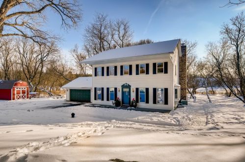 704 Meadow Ln, Hudson, WI 54016-7903
