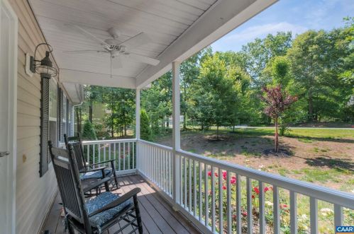 538 Jefferson Dr, Bybee, VA 22963-2907
