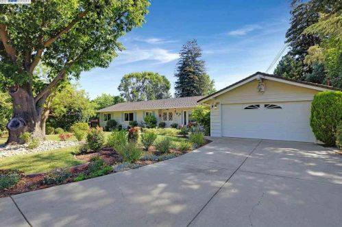958 Ocho Rios Dr, Danville, CA 94526-4839