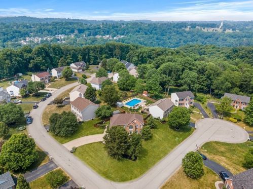 820 Spencer Grove Ln, Glenshaw, PA 15116-2376