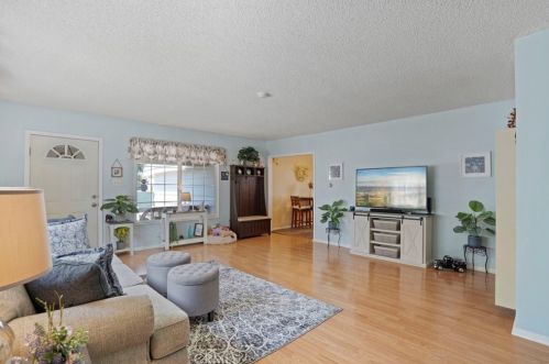 1946 248th St, Lomita, CA 90717-1812