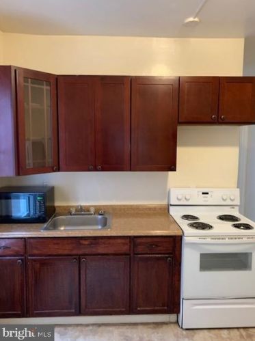 1023 Dekalb St, Norristown, PA 19401-3872