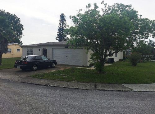 9821 Clinton Ln, Port Richey, FL 34668-4204