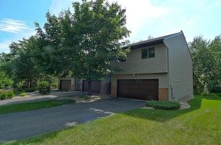693 Dorland Rd, Saint Paul, MN 55119-5570