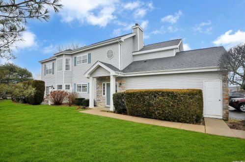 521 Highland Ct, Moriches, NY 11955-1724