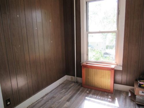 68 Raymond St, United States Coast Guard Ac CT  06320-3816 exterior