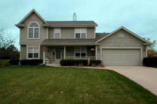 129 Maple Ln, Saukville, WI 53080-1699