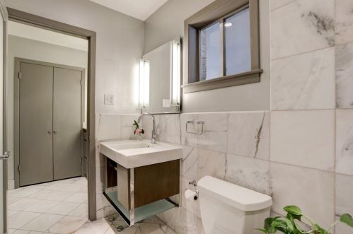 319 Barracuda Ave, Galveston TX 77550-3224 exterior