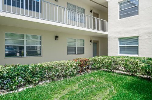 196 Normandy, Delray Beach FL  33484-4761 exterior