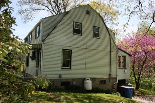 14 Manhassett Trl, Huntington, CT 06484-4971