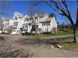 122 Morningside Ct, Huntington, CT 06484-4350
