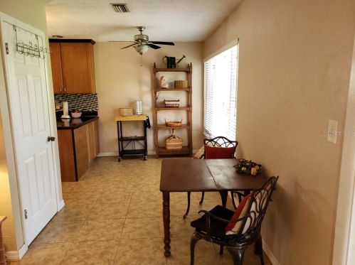 1537 Demens Dr, Saint Petersburg FL  33712-6021 exterior